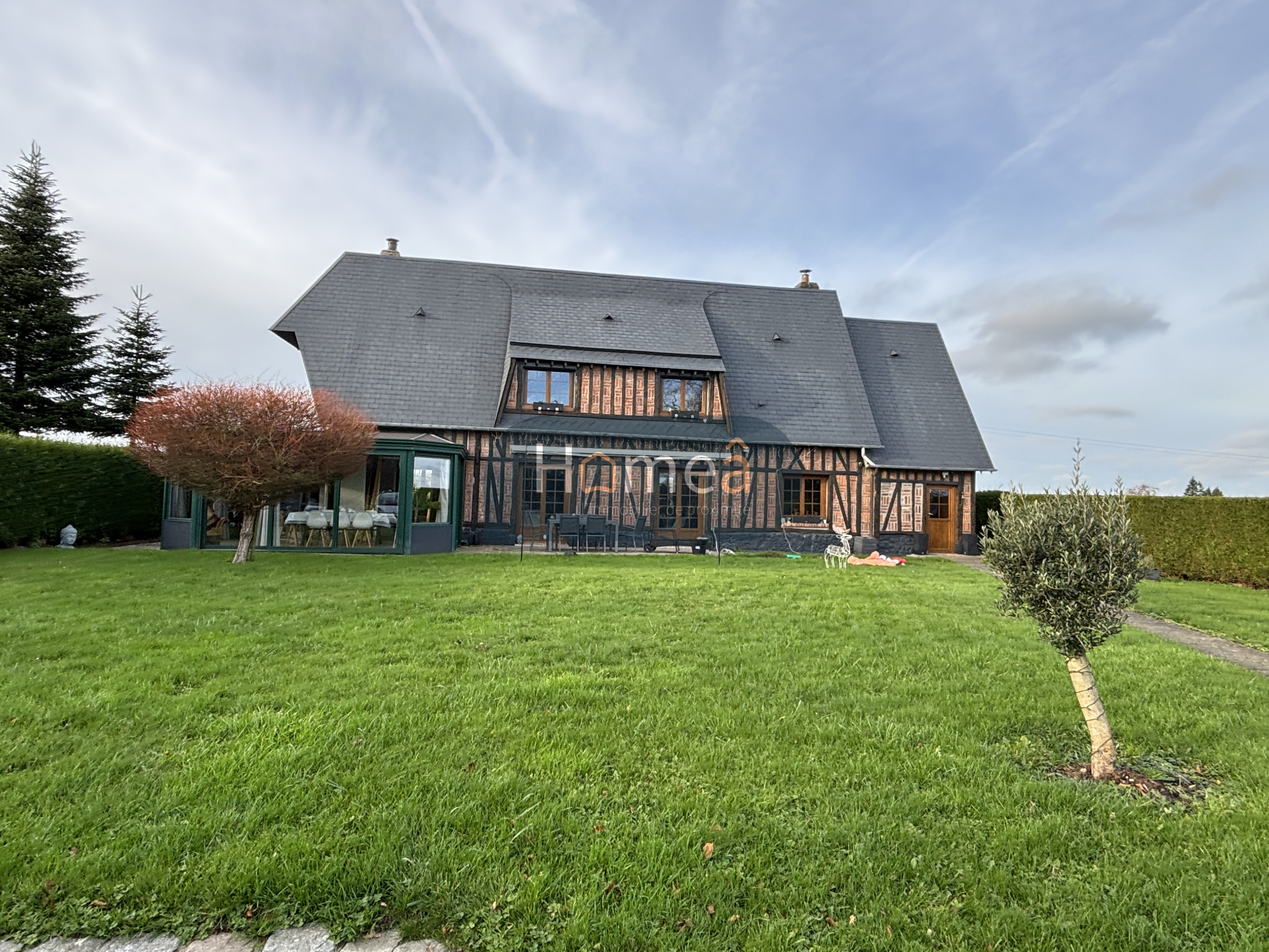 MAISON DE CARACTERE A PROXIMITE DE PAVILLY
