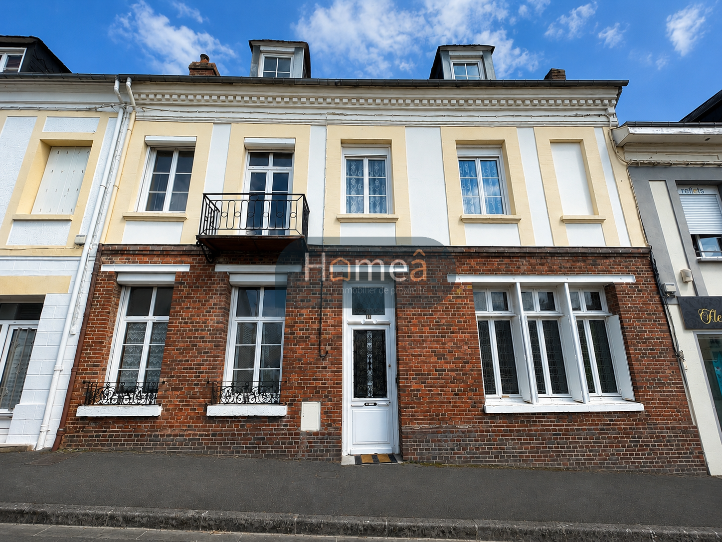 MAISON FAMILIALE - PLEIN CENTRE DE PAVILLY